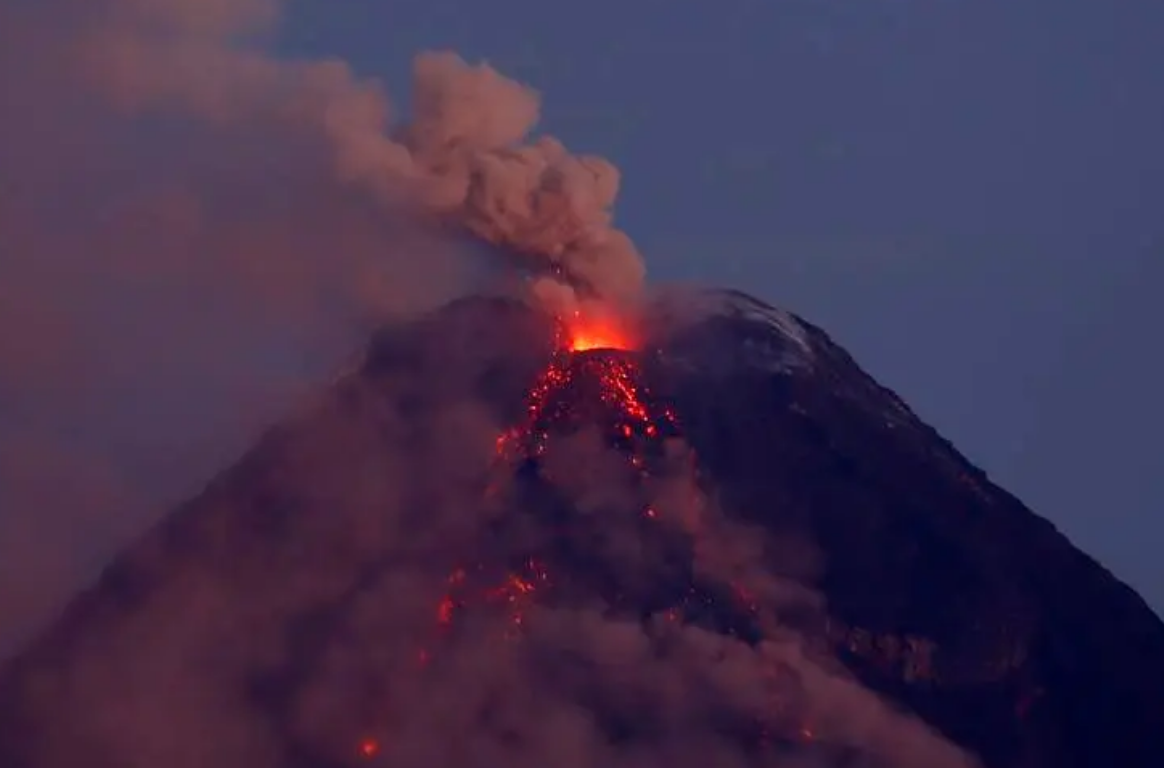 菲律賓<strong>馬榮</strong>火山噴發