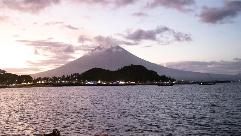 菲律賓火山在哪個地方(火山旅游景點)