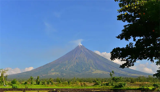 菲律賓<strong>紅色</strong>火山有哪些名字(著名火山景點)