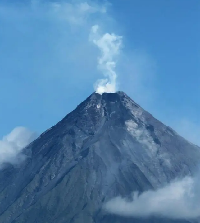 菲律賓馬榮火山怎么形成